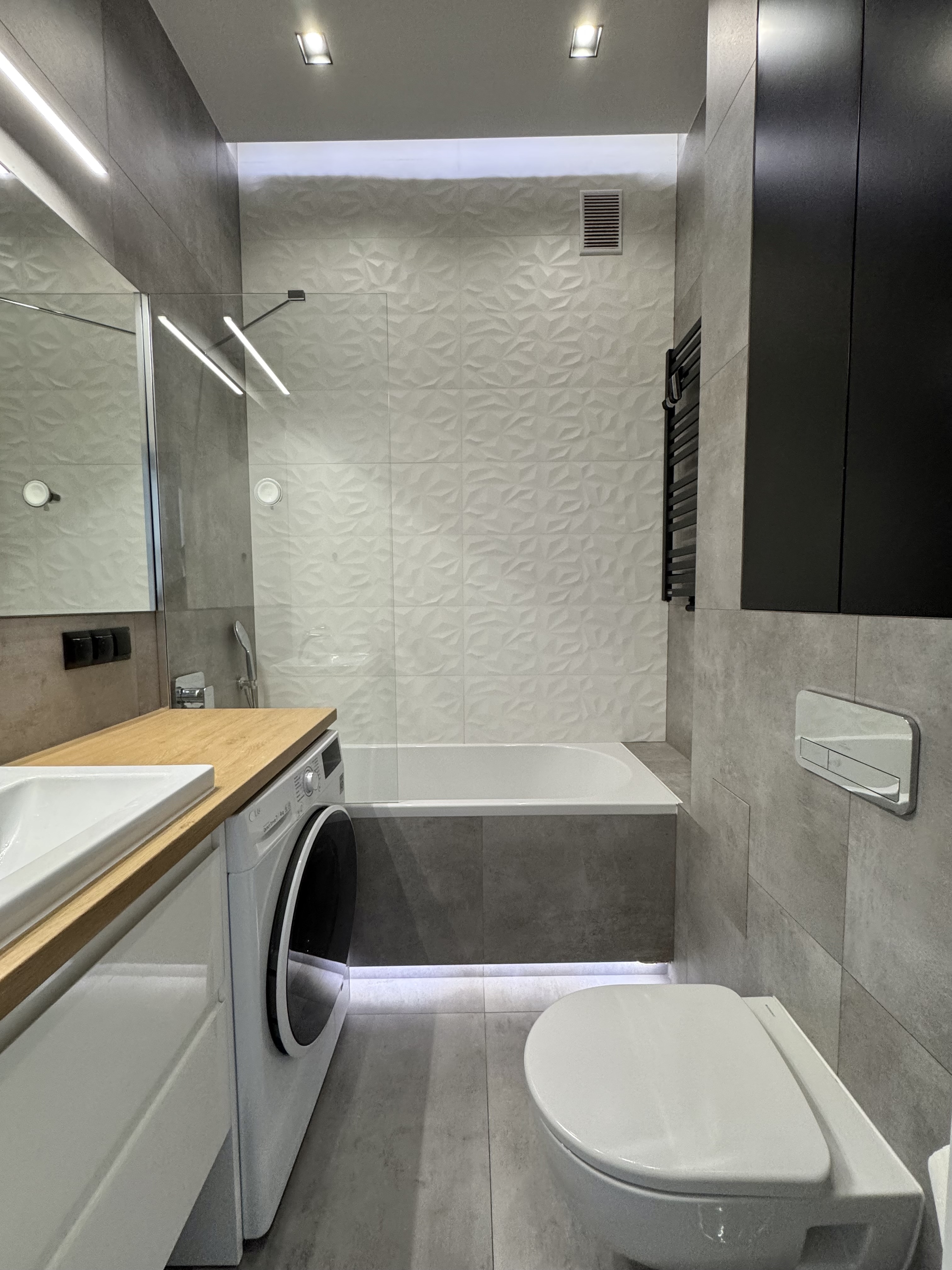 Salon z widokiem na miasto